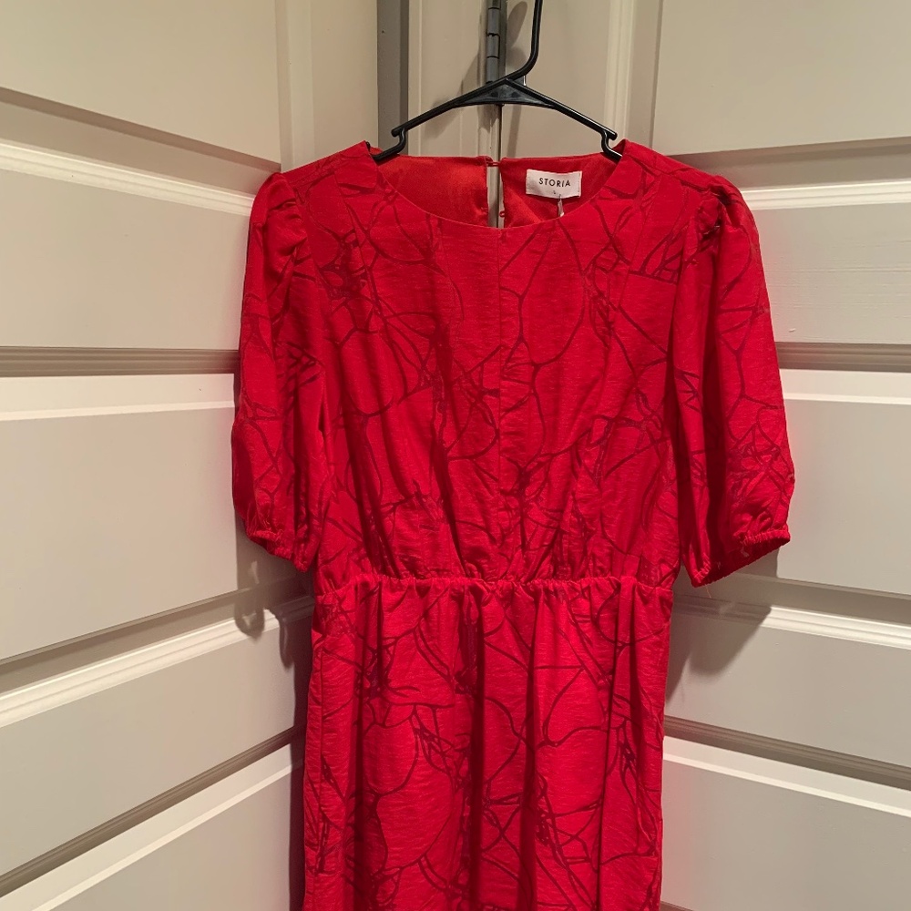 Storia Cut Out Heart Back Mini Dress